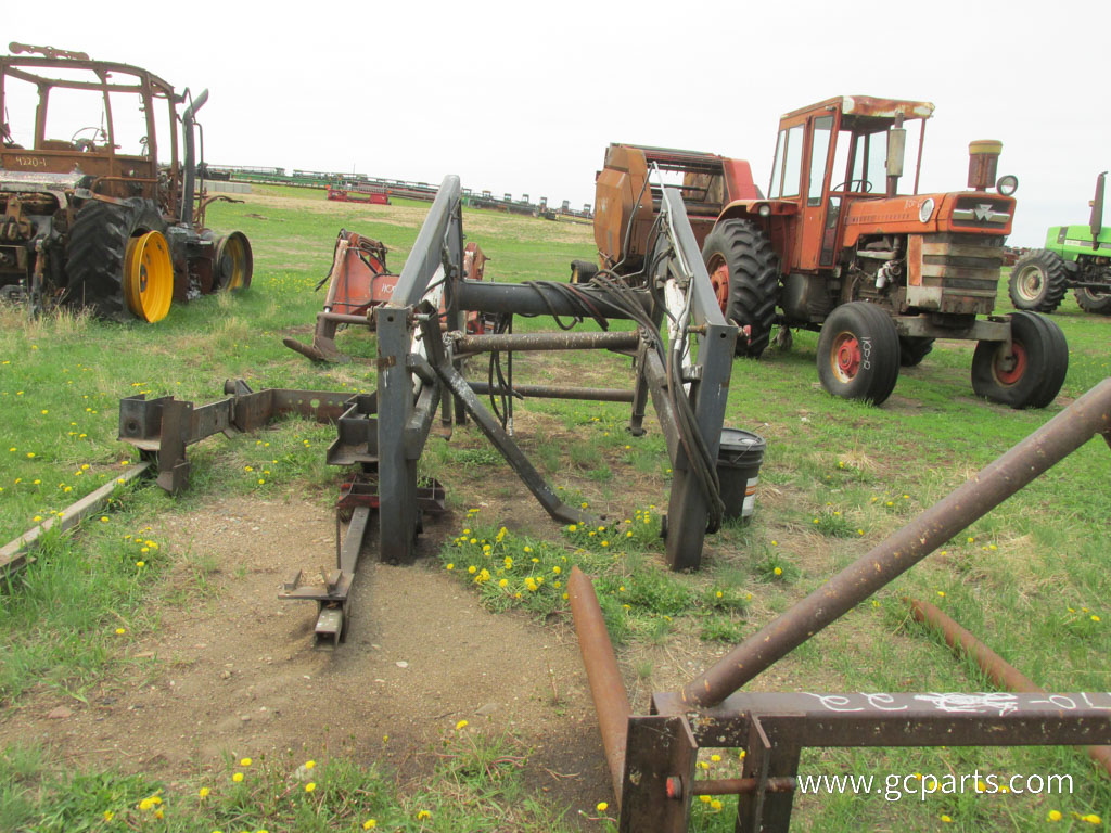 LOADER W/ BALE SPEAR